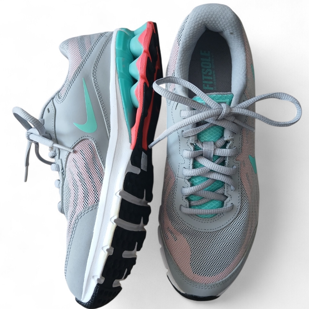 Nike Women's  Size 7.5 Athletic Shoes - Gray and Teal - Picture 2 of 8